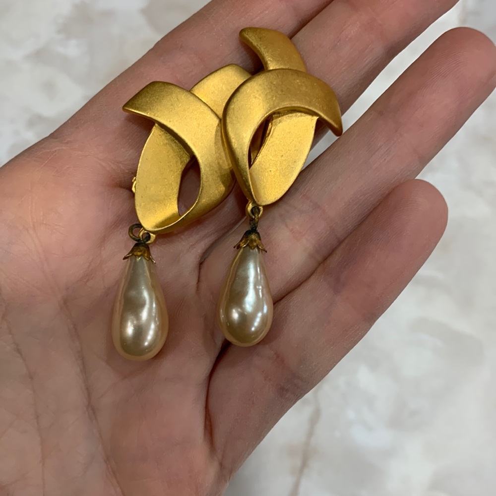 Vintage Carolee Clip On Earrings